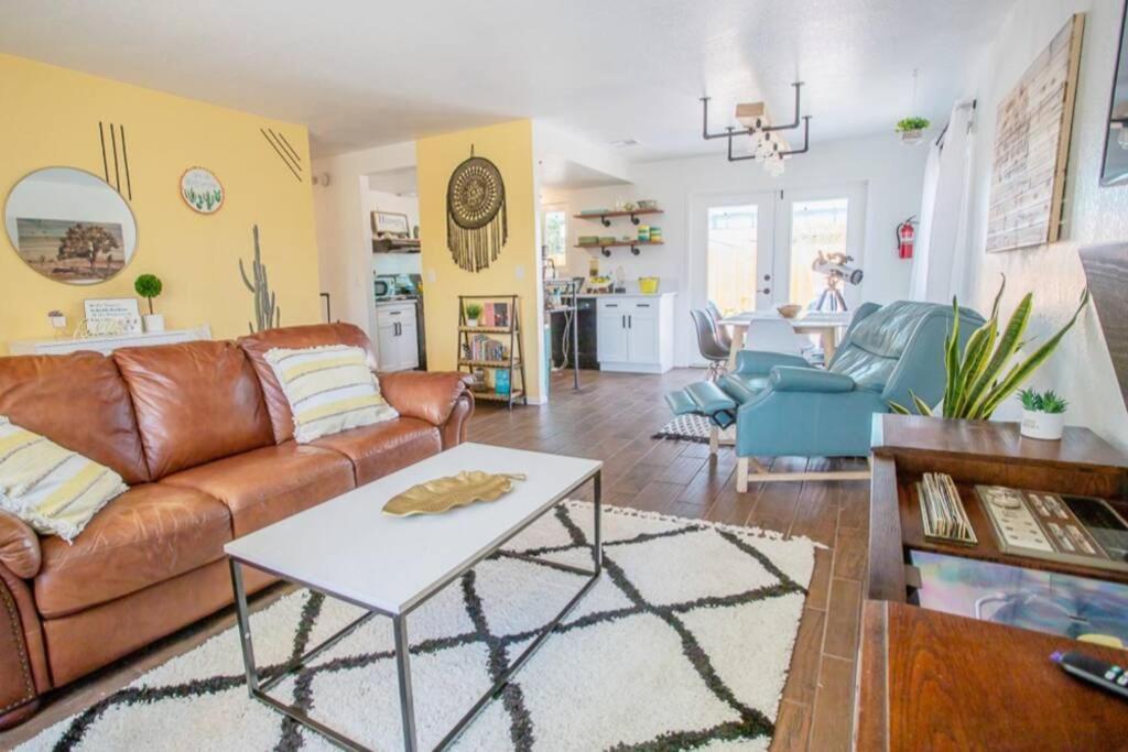 Вілла New! Jt Sunshine House Cozy, Artsy & Comfy, Dog Friendly, 3Bd Джошуа-Трі Екстер'єр фото